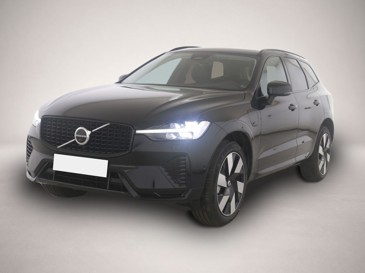 Fotografie Volvo XC60 Ultra Dark Recharge Plug-In Hybrid AWD T8 T
