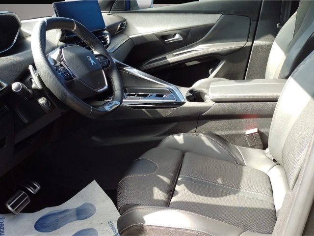 Fotografie 7 des Peugeot 5008 Hybrid 136 GT El. Panodach Digitales Cockpi