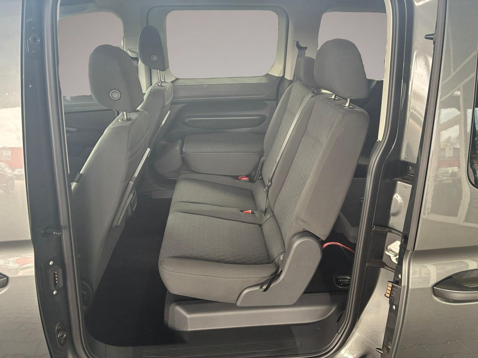 Bild 6 Volkswagen Caddy Maxi eHybrid 150 PS Plug-in-Hybrid Life 1.