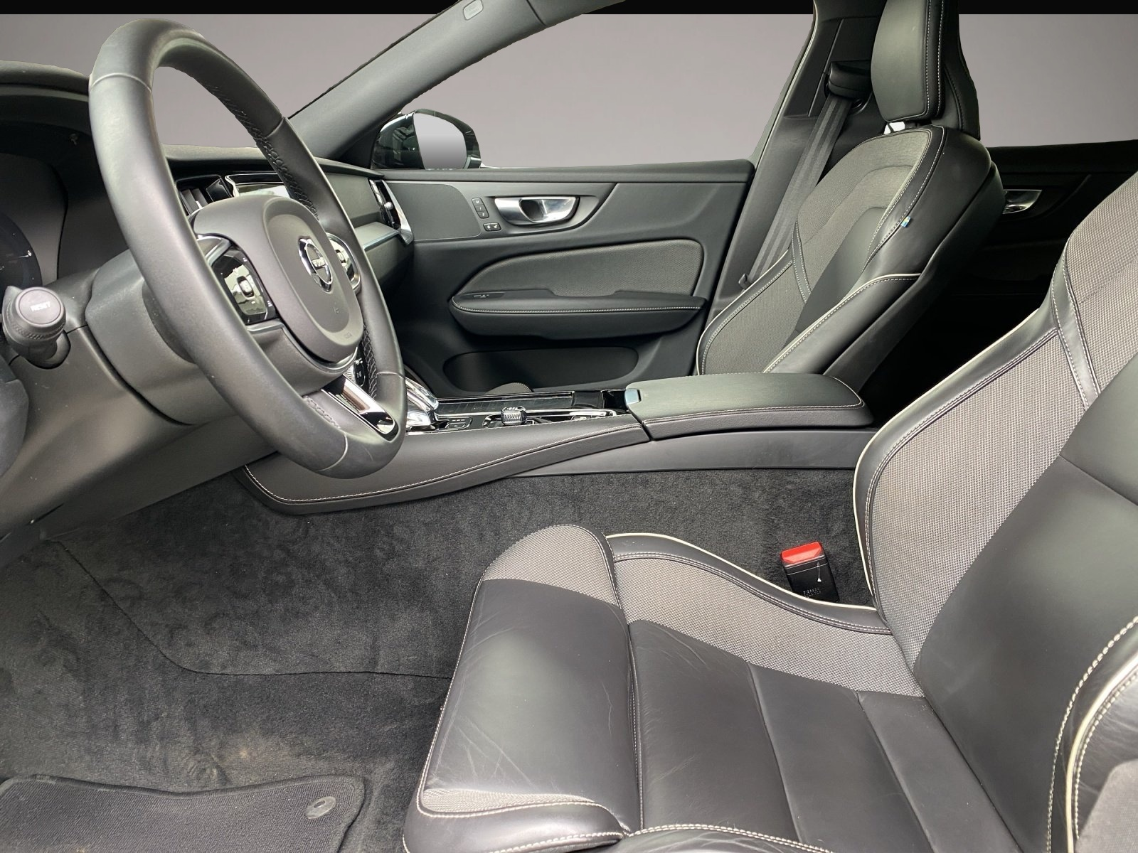 Bild 7 Volvo V60 T8 PHEV Plus Dark Recharge AWD*AHK*LED*4xSHZ