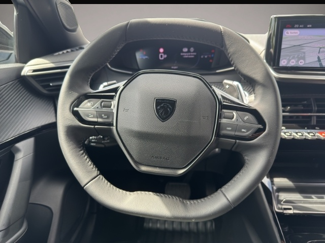Bild 7 Peugeot 2008 Hybrid 145 Style SHZ LM CARPLAY PDC hinten