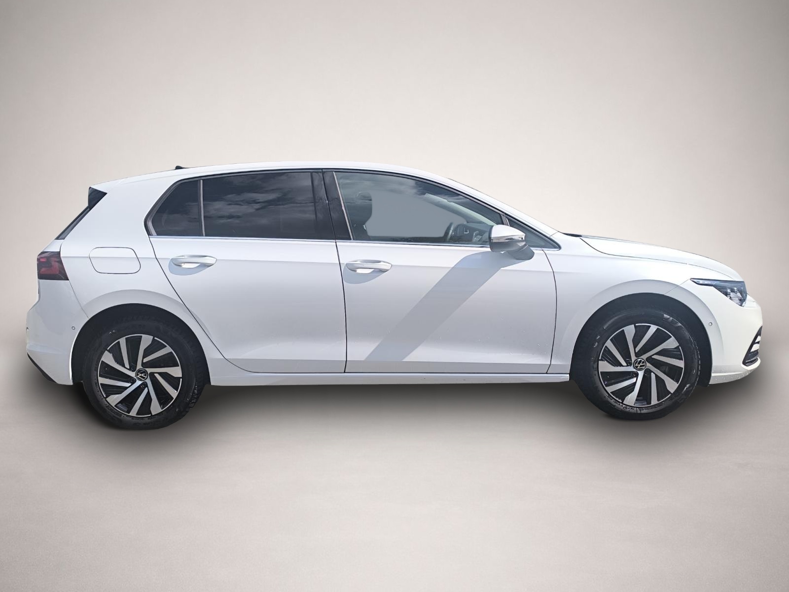 Bild 4 Volkswagen Golf 8 1.4 TSI eHybrid DSG STANDHZG PANO NAVI