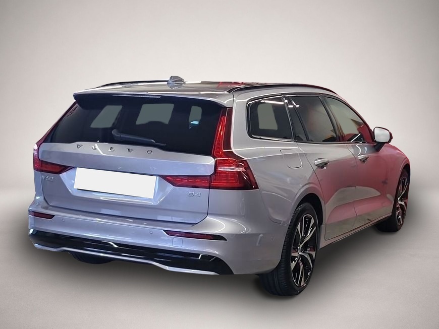Fotografie 2 des Volvo V60 B4 B DKG Plus Dark Pano*HuD*360°View*Mj.26