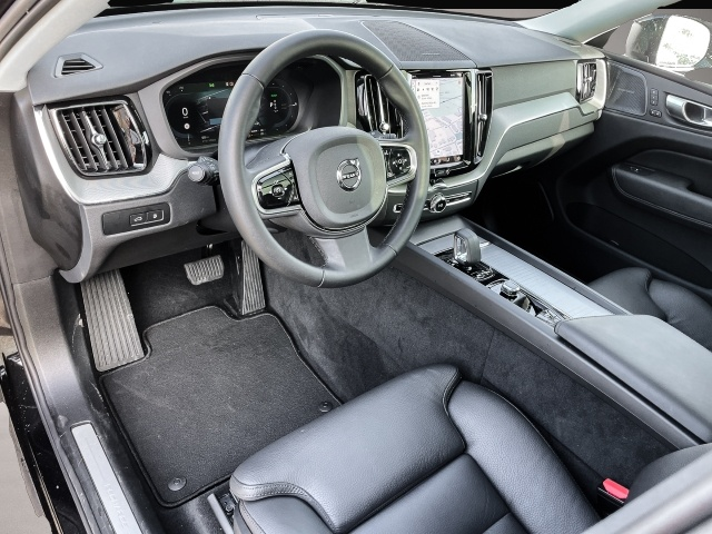 Fotografie 4 des Volvo XC60 Plus Dark Recharge Plug-In Hybrid AWD T8 Tw