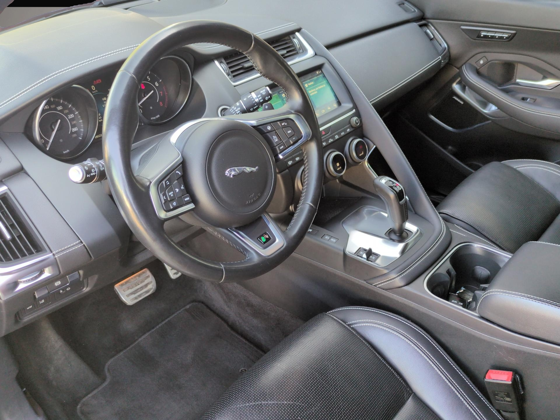 Bild 5 Jaguar E-Pace P250 AWD R-Dynamic SE AHK Black-P. Kamera