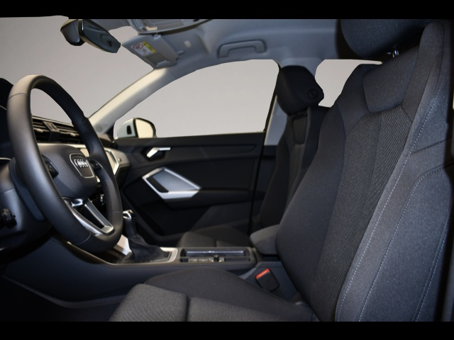 Bild 3 Audi Q3 35 TFSI S tronic advanced LED/SpoSi/AHK