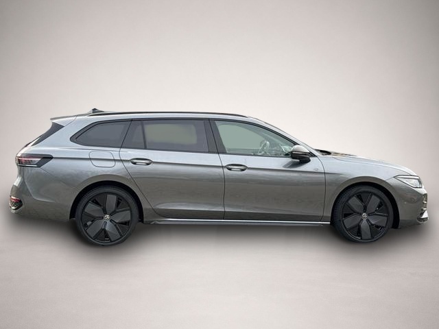 Volkswagen Passat Variant R-Line 4WD+PANO+AHK+HARMAN+NAVI+HUD+Matrix+ACC . - Thumbnail 5