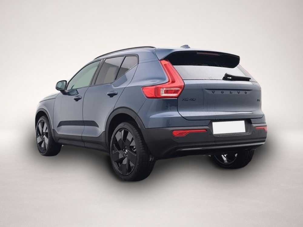 Fotografie 2 des Volvo XC40 2.0 Black Edition Plus B4 Mild-Hybrid 197P