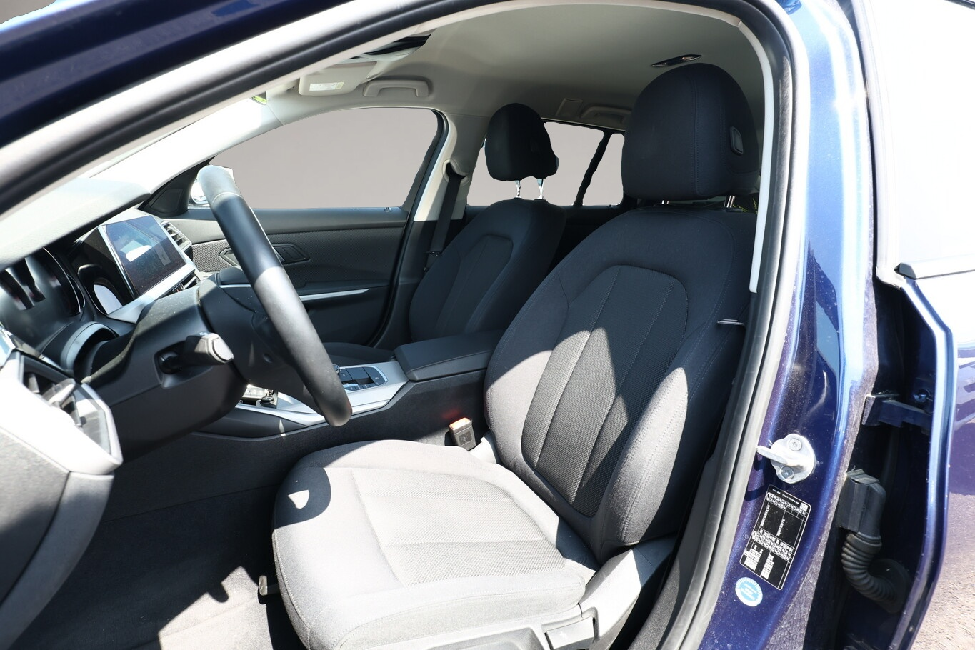 Fotografie 5 des BMW 320 i Touring Steptronic Advantage LED SHZ PDC