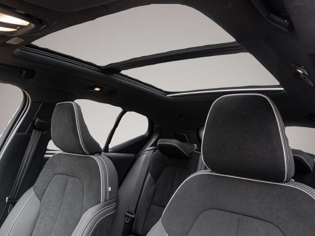 Bild 6 Volvo XC40 Plus Dark 2WD El. Panodach Digitales Cockpi