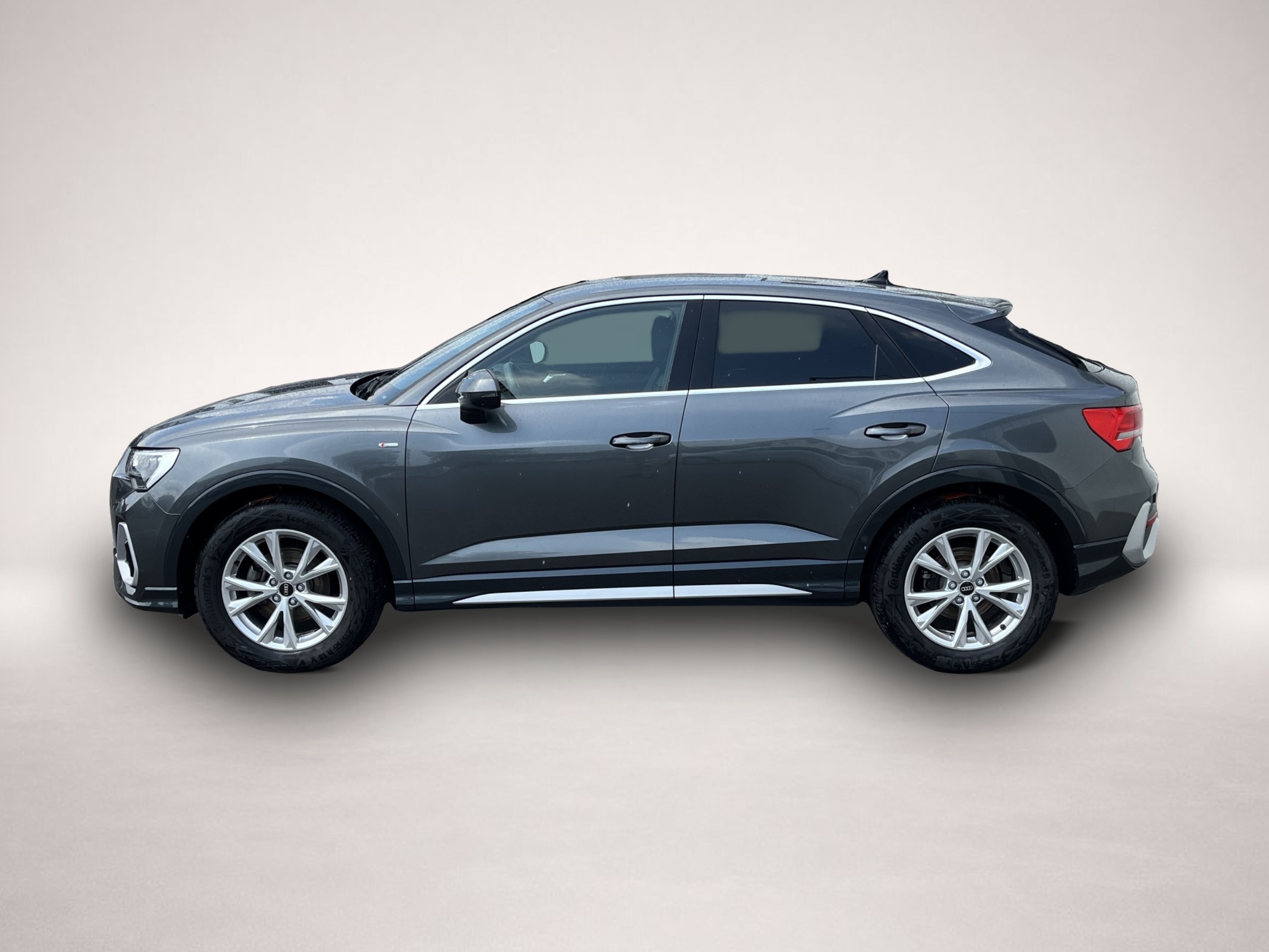 Fotografie Audi Q3 Sportback 35 1.5 TFSI S line Navi SHZ LED DAB