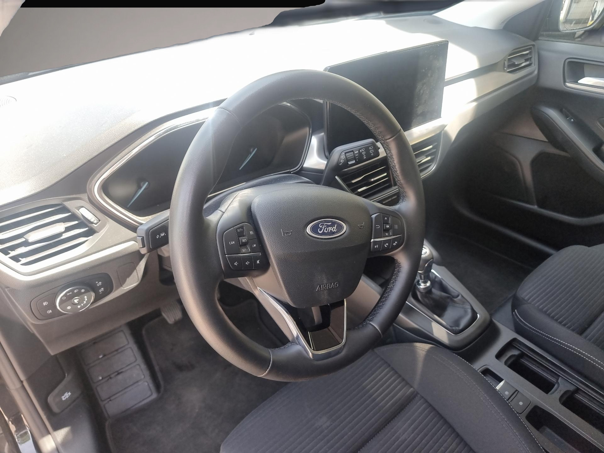 Bild 7 Ford Focus Titanium Bluetooth Navi LED Klima