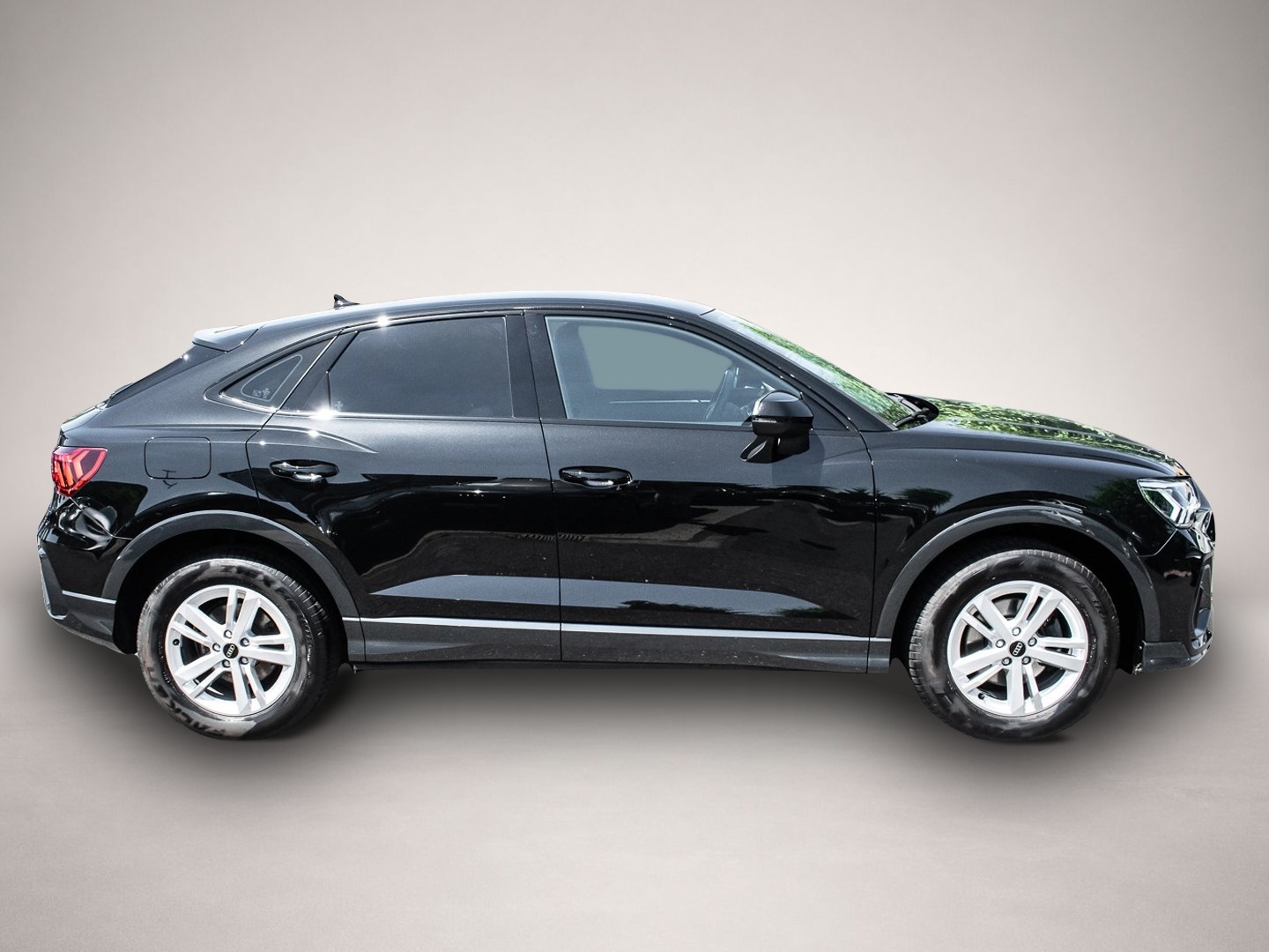 Bild 2 Audi Q3 Sportback 35 TFSI S-tronic LED Virtuell Navi