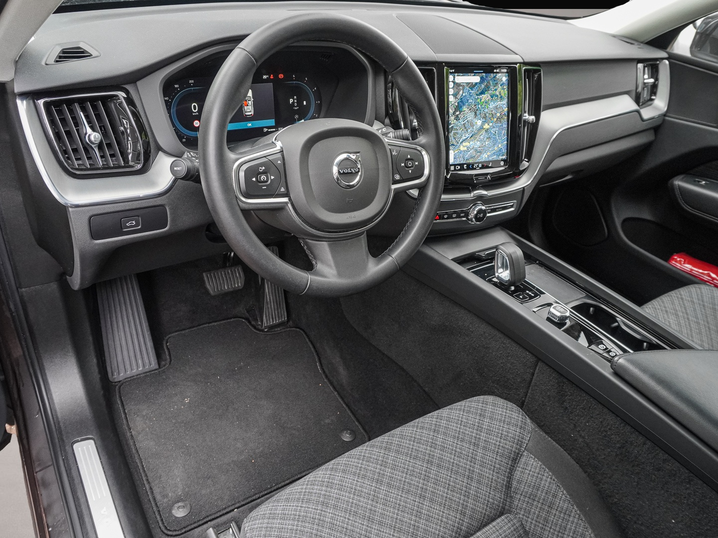 Bild 7 Volvo XC60 Core 2WD AHK Digitales Cockpit Soundsystem