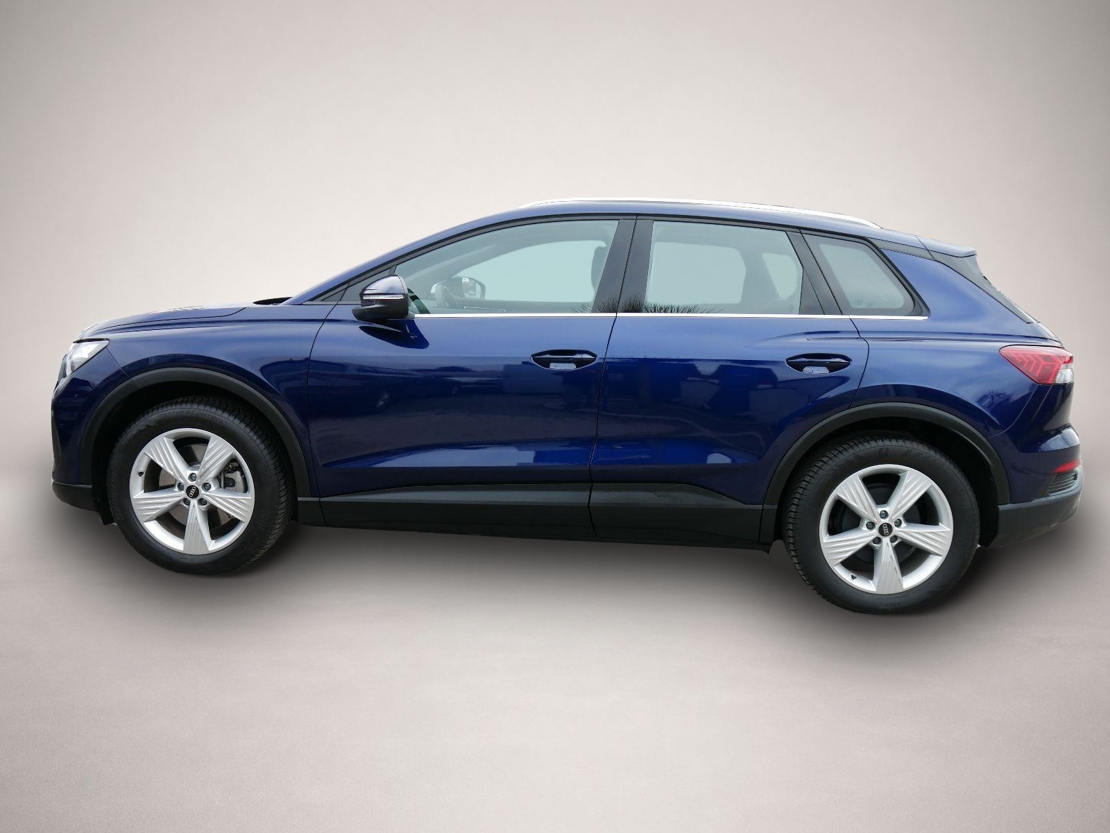 Bild 3 Audi Q4 40 E-TRON*PDC-HINTEN*KEYLESS-GO*NAVI*LED*3-ZO
