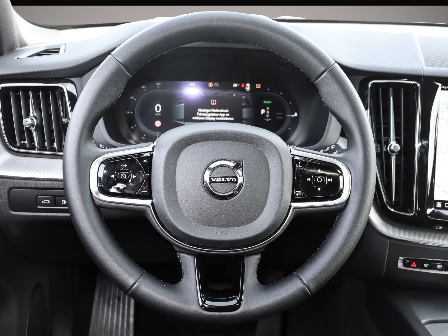 Bild 5 Volvo XC60 Plus Dark Recharge Plug-In Hybrid AWD T8 Tw
