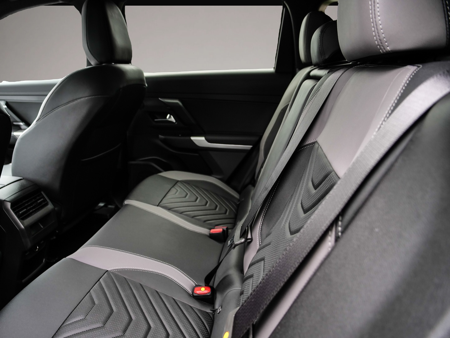 Bild 6 Jeep Compass E-Hybrid First Edition Premium & Sicherh