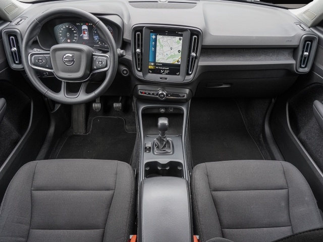 Bild 5 Volvo XC40 Momentum Core 2WD T2 EU6d Navi Digitales Co