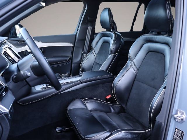 Fotografie 6 des Volvo XC90 R Design AWD AD AHK El. Panodach Navi Digit