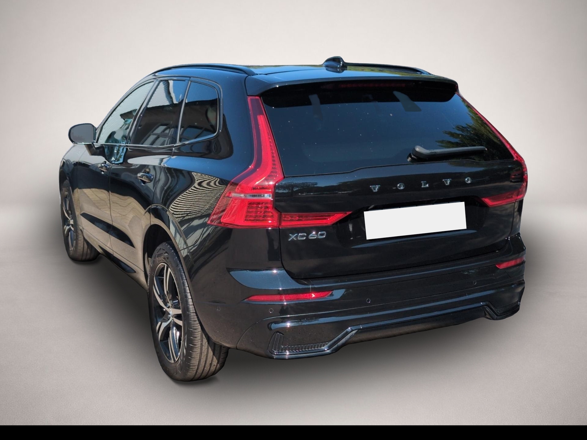 Fotografie 2 des Volvo XC60 B4 (Benzin) R-Design 2WDm Automatik Bluetoo