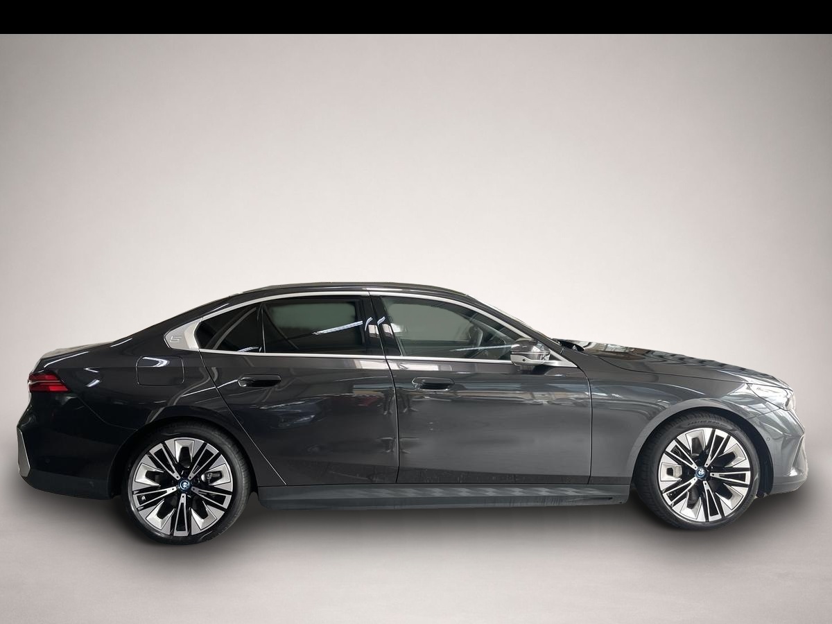 Fotografie 4 des BMW 550 e xDrive LED Pano Live Cockpit Prof. ACC H&K
