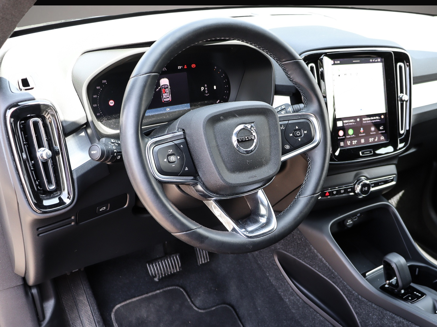 Bild 3 Volvo XC40 Core 2WD AHK Digitales Cockpit Soundsystem