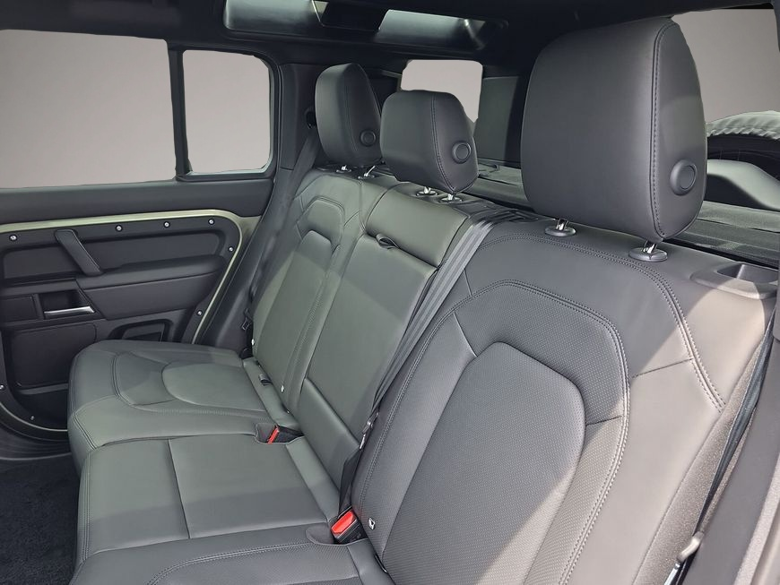 Bild 2 Land Rover Defender 110 D300 X-Dynamic HSE