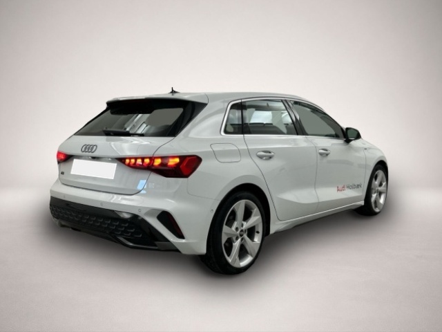 Vehicle image 0