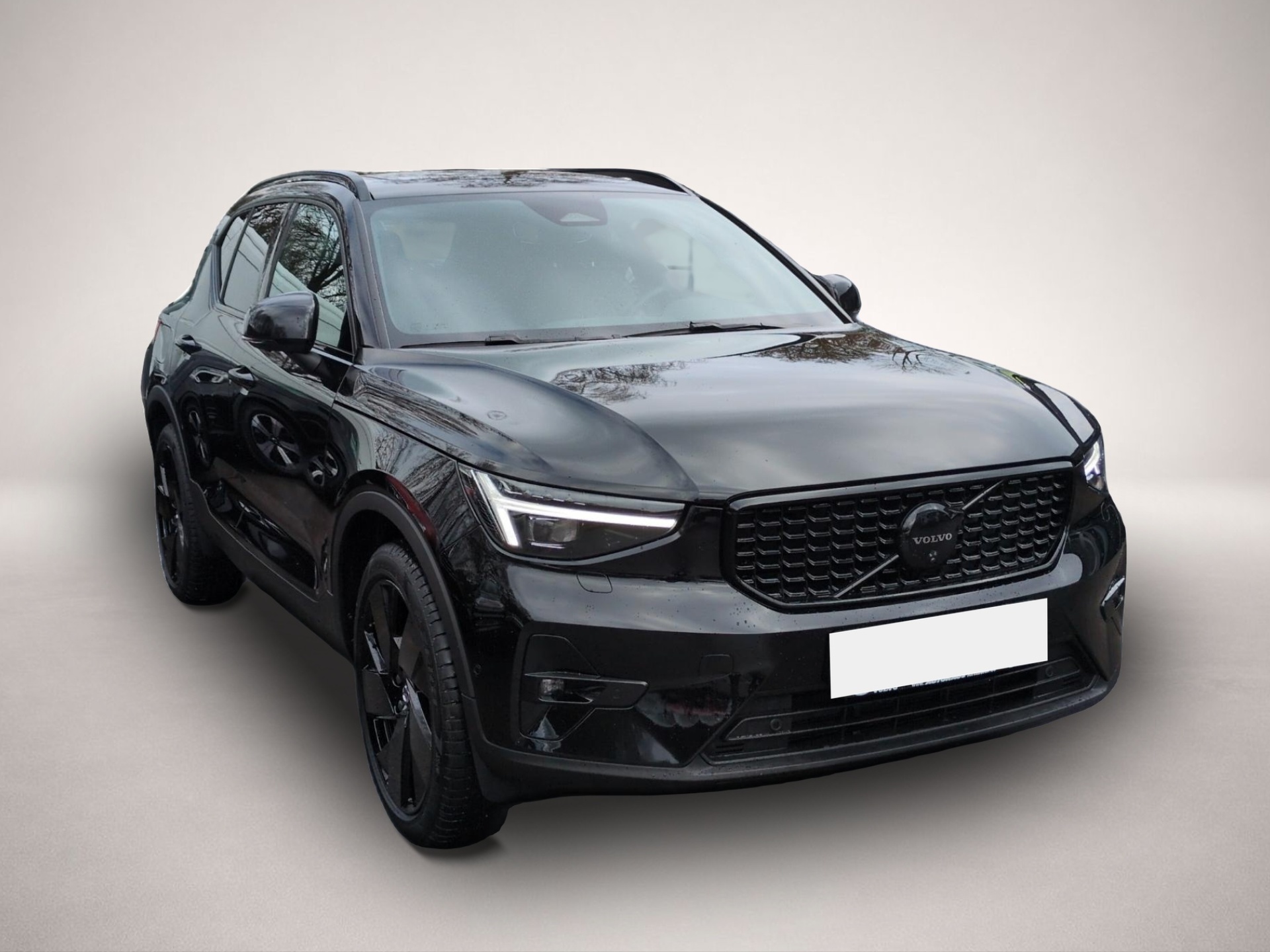 Bild 4 Volvo XC40 B3 (Benzin) Plus Black Edition 2WD Automati