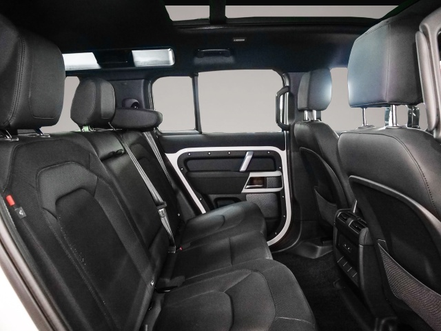 Fotografie 4 des Land Rover Defender 110 X-Dynamic SE P400 Luftfederung AD N