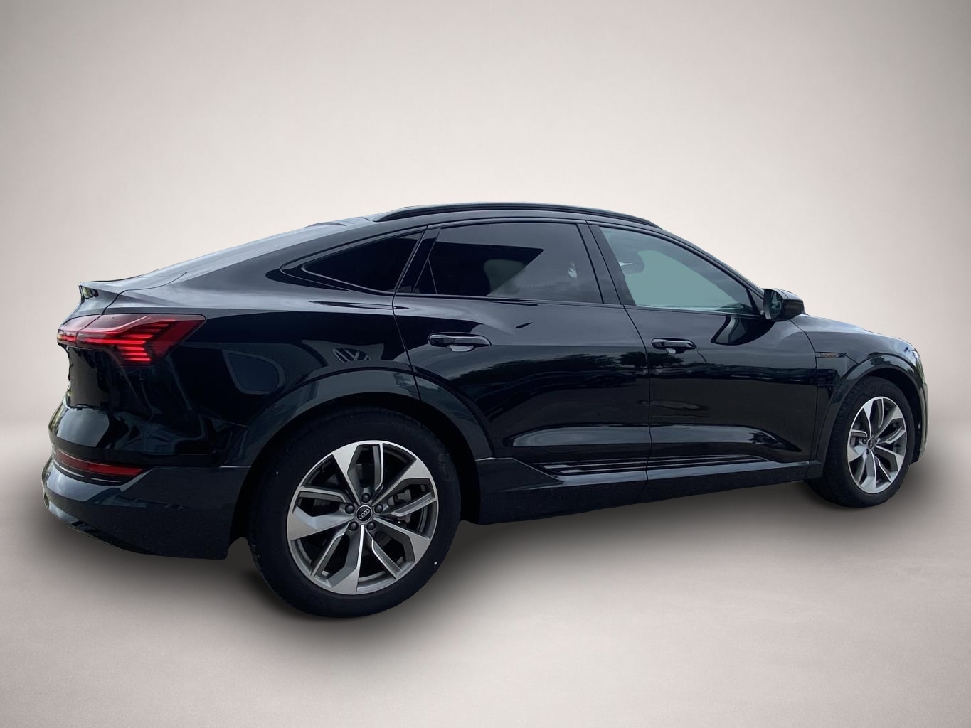 Bild 5 Audi e-tron 55 Sportback advanced quattro S-LINE OPTI