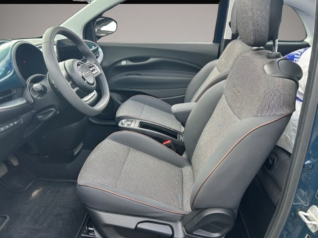 Bild 5 Fiat 500e Cabrio Icon Navi Apple CarPlay Android Auto
