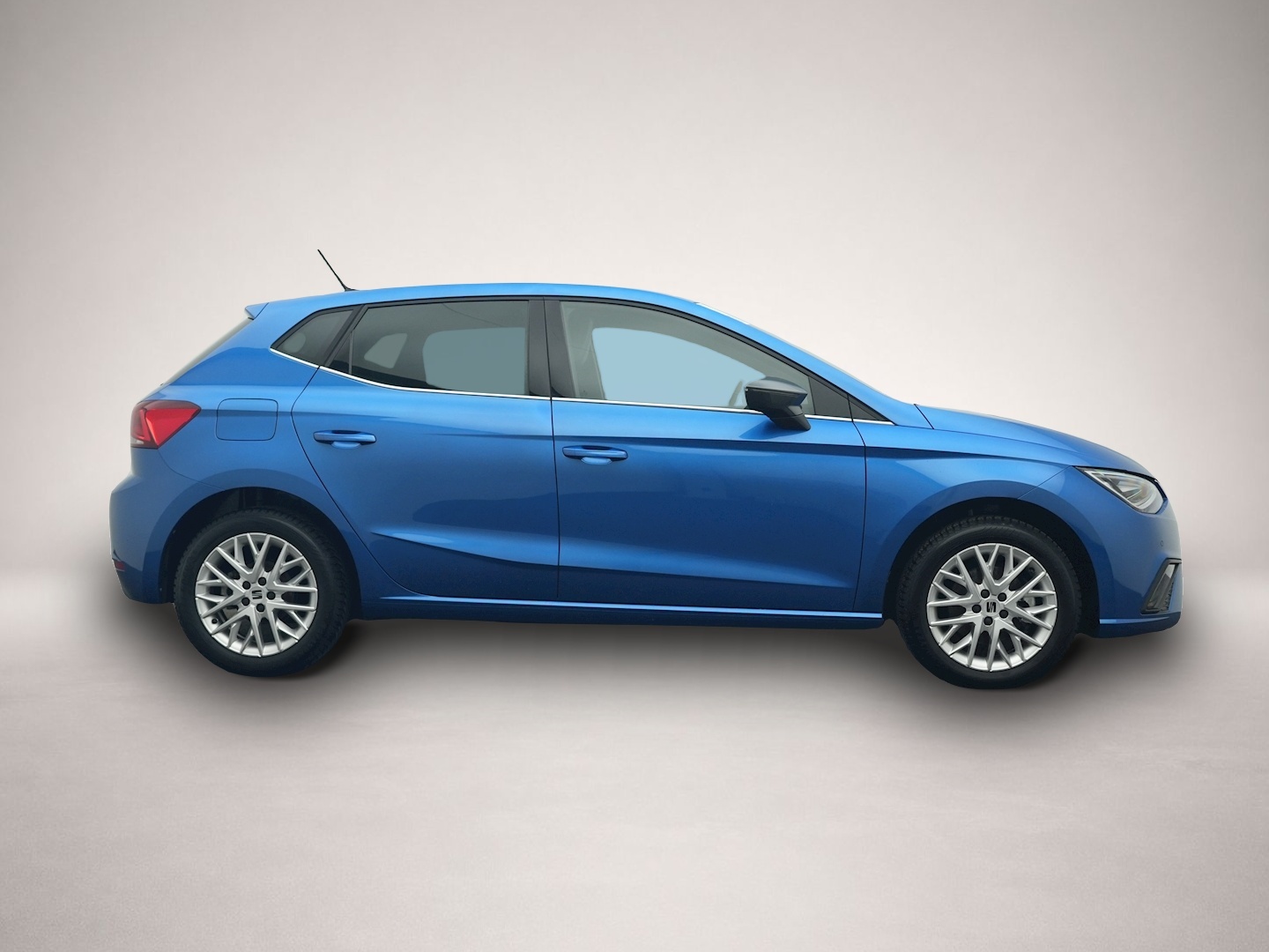 Fotografie des Seat Ibiza 1.0 TSI DSG Xcellence Ab 174 EUR mtl. NAVI