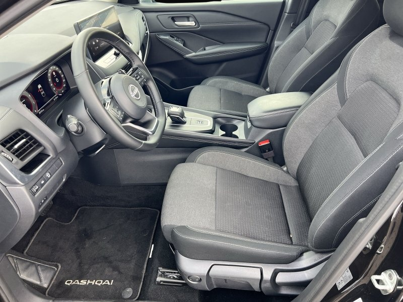 Fotografie 4 des Nissan Qashqai 1.3 DIG-T CVT N-Connecta+Winterpaket+GJR