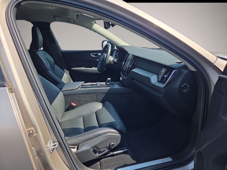 Bild 8 Volvo XC60 B4 B Plus Dark STDZH*BLIS*ACC*AHZV