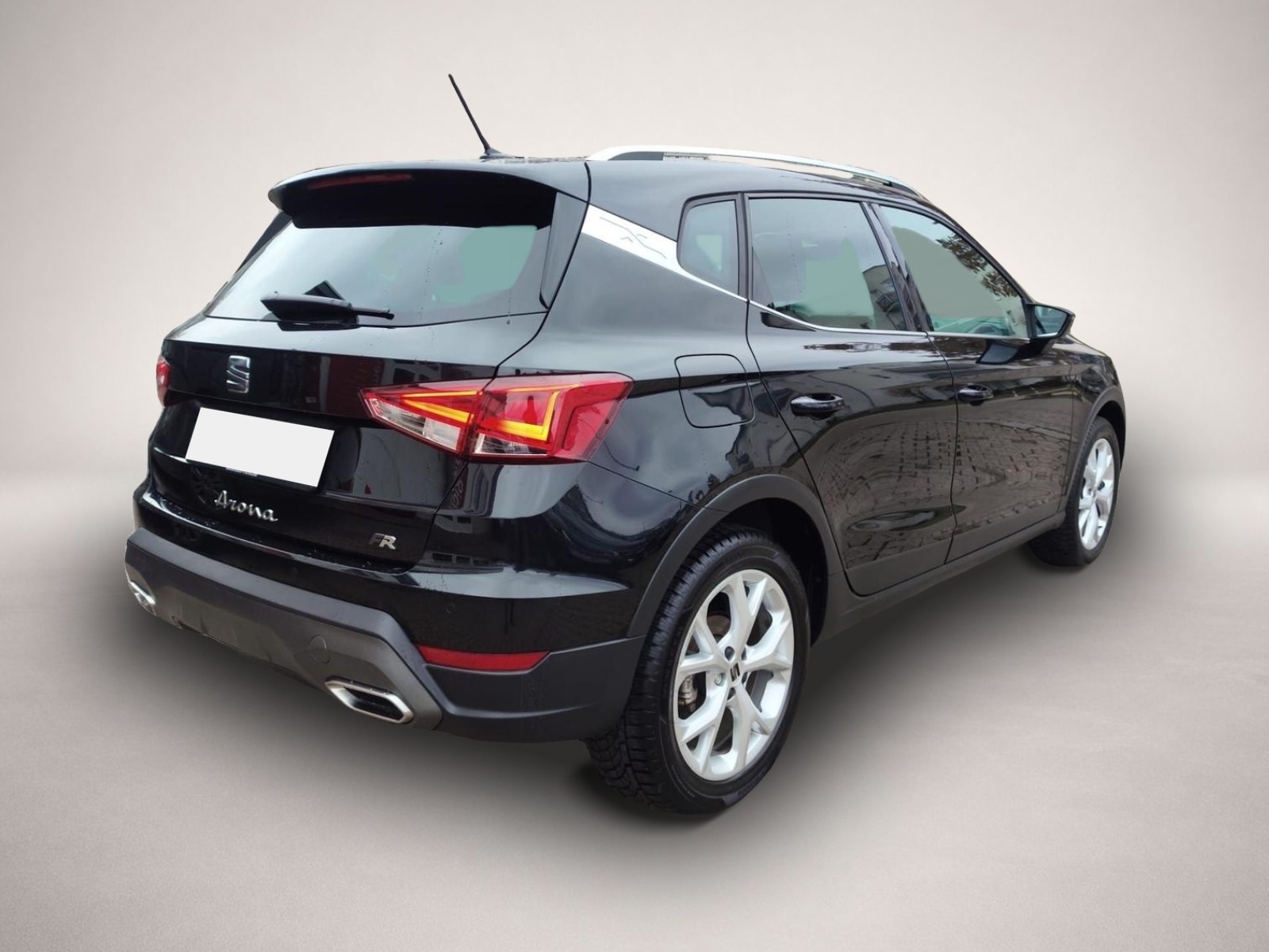 Fotografie des Seat Arona 1.0 TSI FR Navi LED SHZ PDC DAB