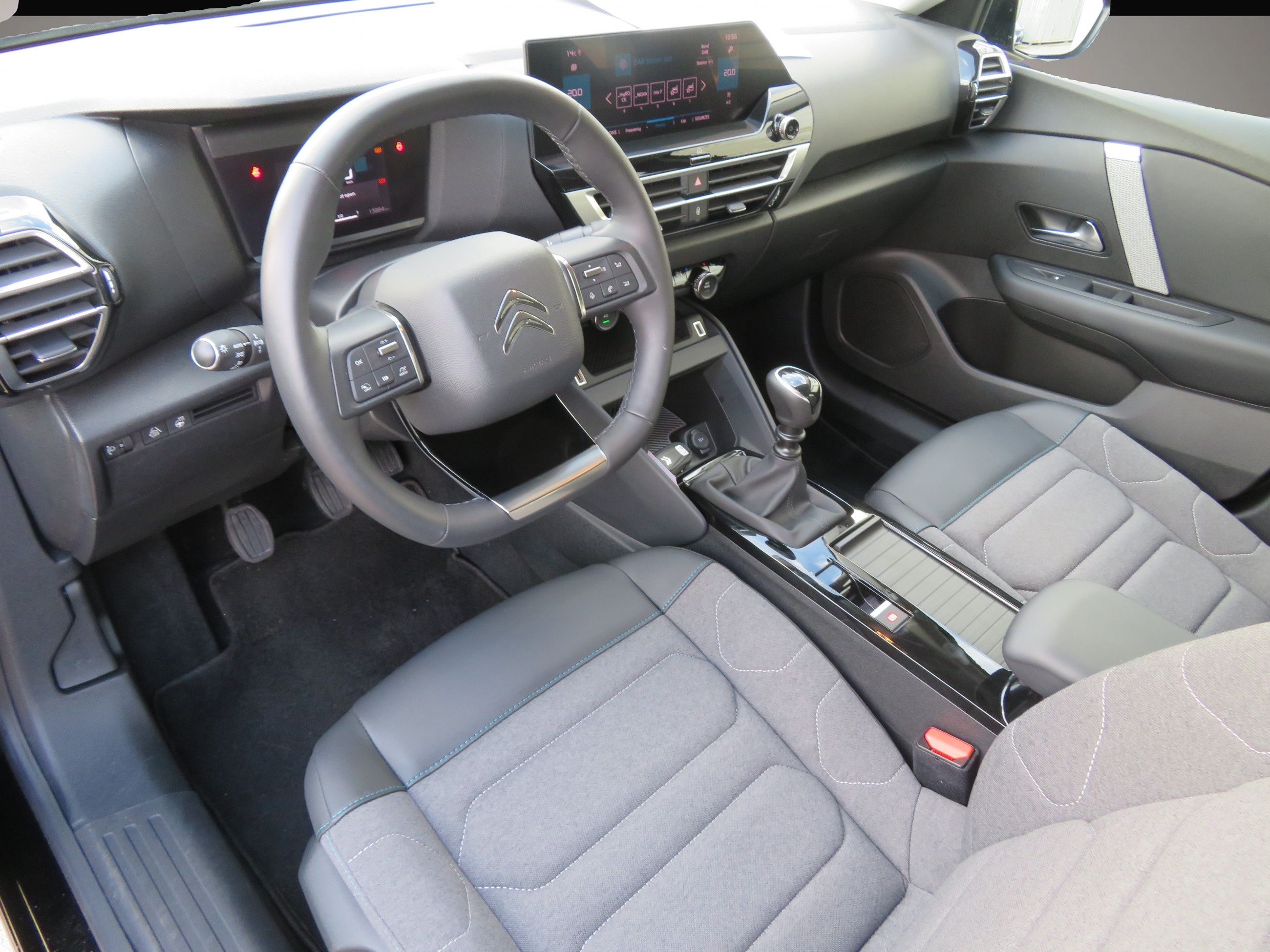 Bild 3 Citroën C4 1.2 Puretech 100 Feel*Navi*Kamera*LED*DAB*