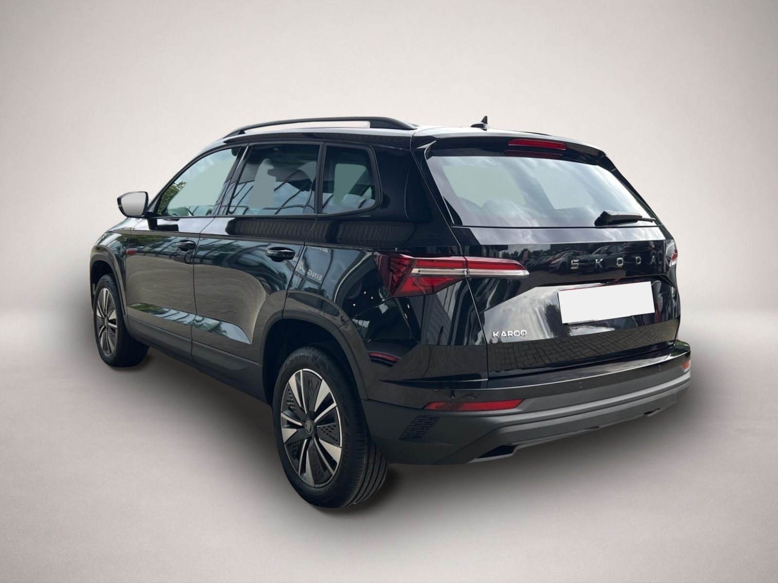 Bild 3 Skoda Karoq 2.0 TDI DSG Tour ACC AHK E-HECKKLAPPE BEHE