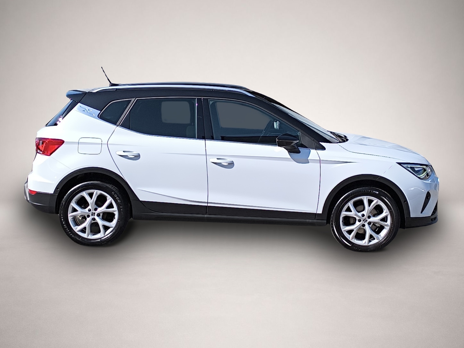 Bild 8 Seat Arona 1.0 TSI DSG FR LED NAVI RFK ACC
