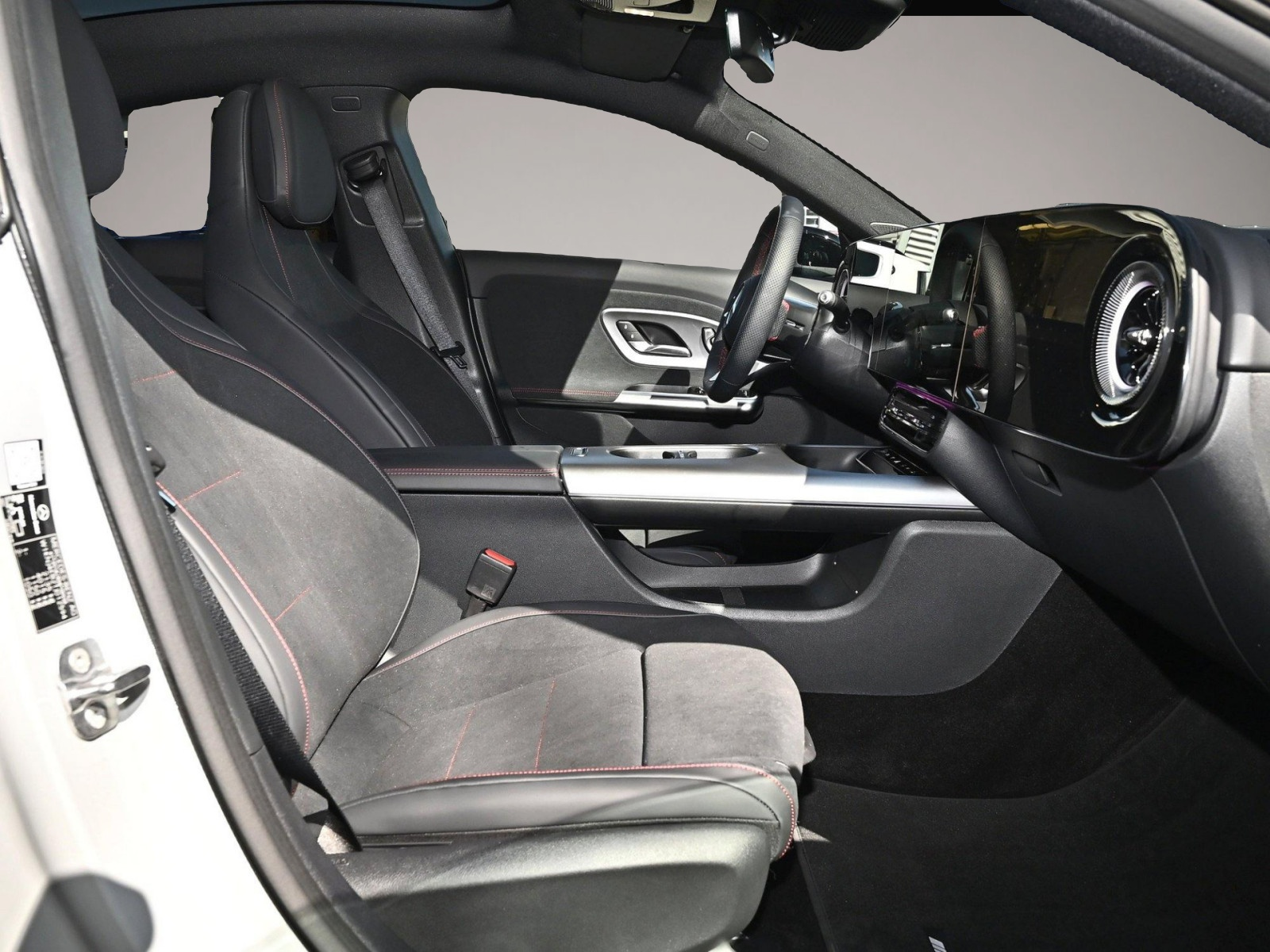 Bild 2 Mercedes-Benz CLA 200