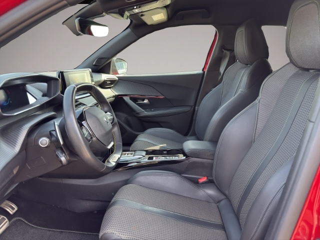 Bild 7 Peugeot 2008 GT 1.2 PureTech 130 LED+CARPLAY+NAVI+SITZHZ