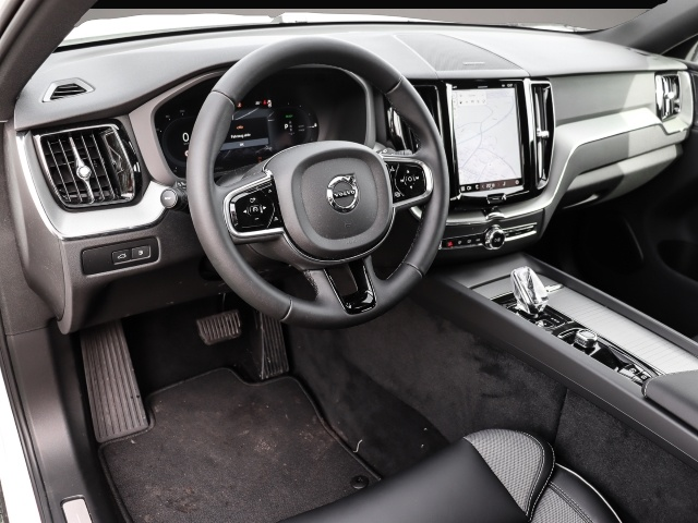 Bild 3 Volvo XC60 Plus Dark Recharge Plug-In Hybrid AWD T8 Tw
