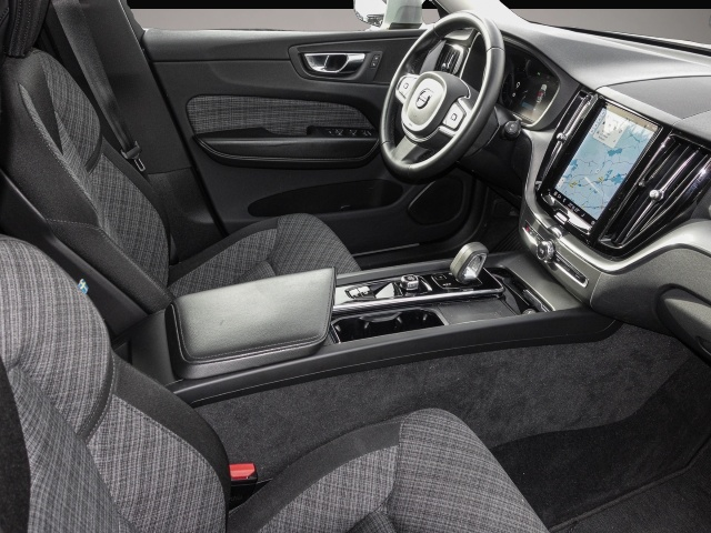 Bild 3 Volvo XC60 Momentum Pro 2WD Digitales Cockpit Soundsys