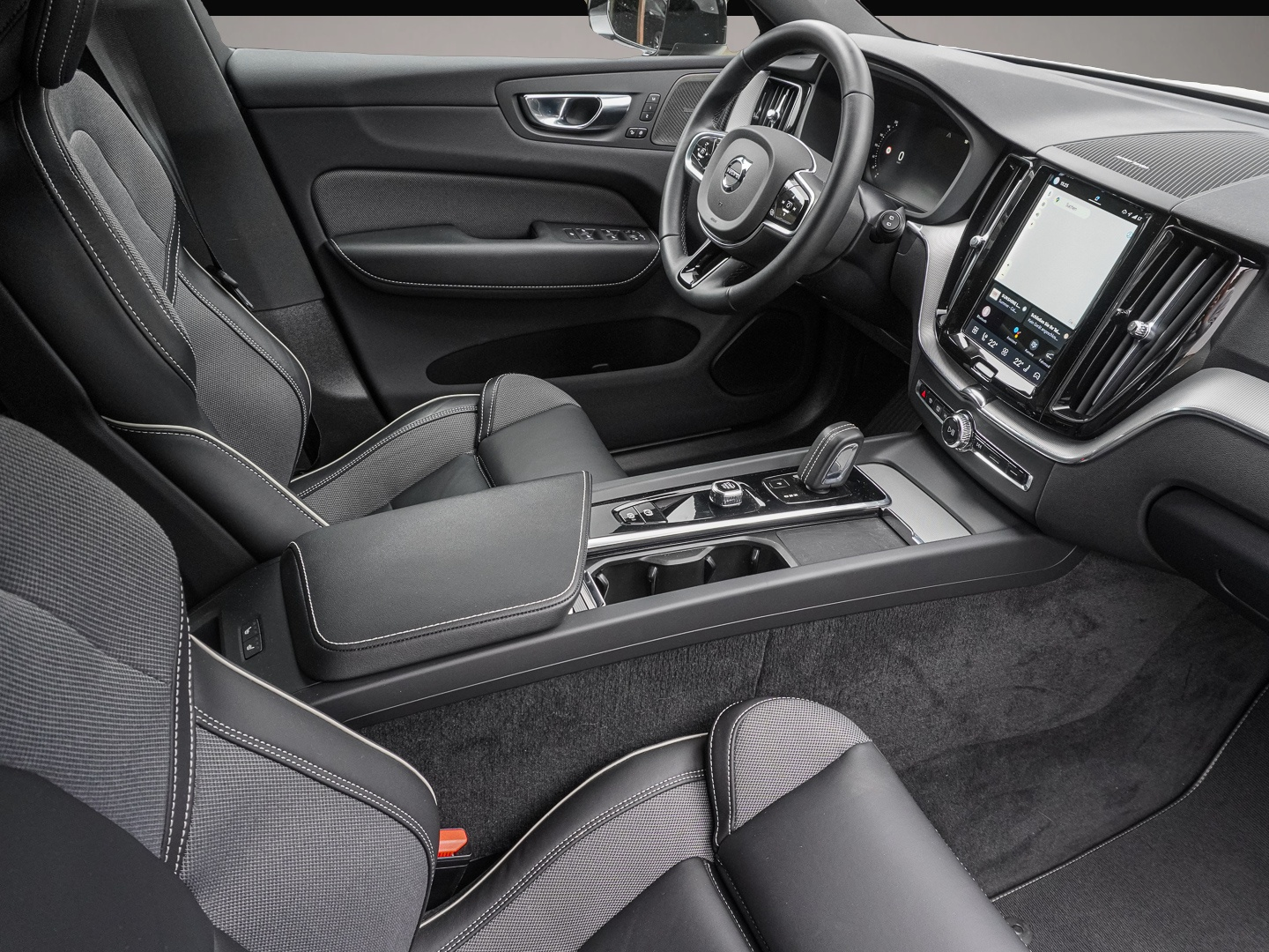 Bild 3 Volvo XC60 R Design 2WD Leder Digitales Cockpit Memory