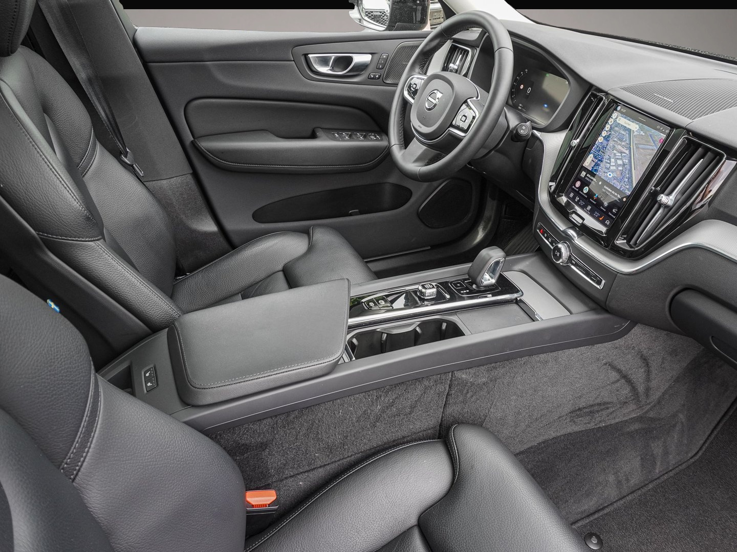 Bild 6 Volvo XC60 T8 AWD R Design Plug-In Recharge ACC ALU