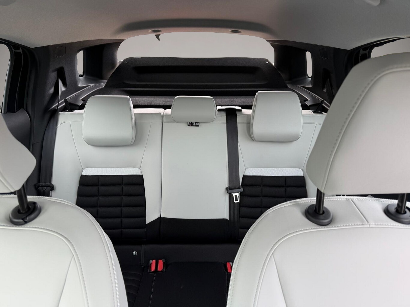 Fotografie des Citroën C3 Aircross Hybrid MAX WinterP Nav Kam 2xPDC 17Z