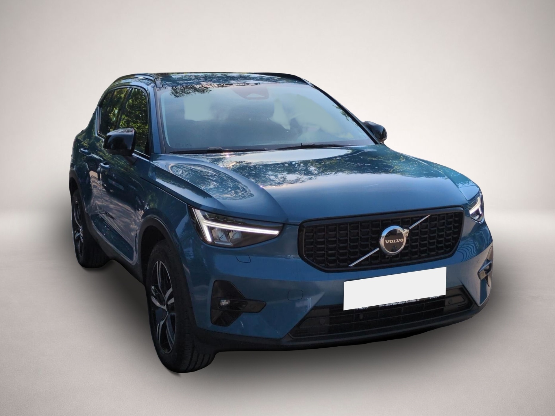 Bild 4 Volvo XC40 B3 (Benzin) Plus Dark 2WD Automatik Bluetoo