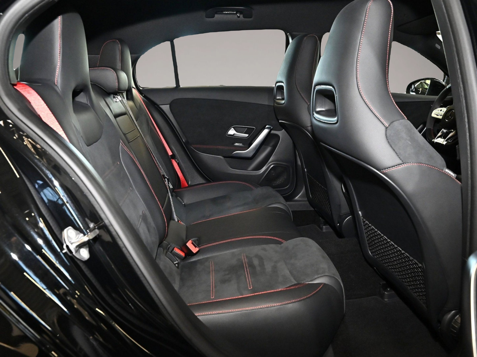 Fotografie 4 des Mercedes-Benz A 45 AMG
