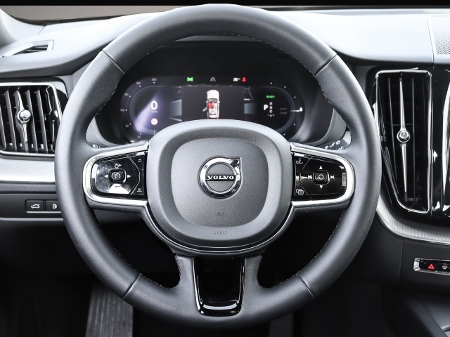Volvo XC60 XC60 Plus Dark Recharge Plug-In Hybrid AWD T6 Tw - Thumbnail 5