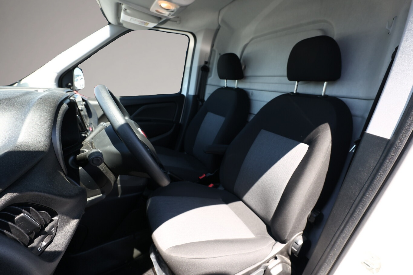 Fotografie 5 des Fiat Doblo Cargo 1.6 Mjet 90 SX DAB Klima Touch